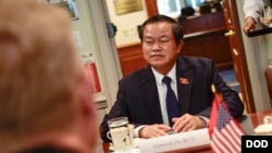 越南国会副主席杜伯巳2018年7月23日访问五角大楼（美国国防部照片）