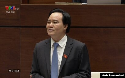 Bộ Trưởng Bộ Giáo dục và Đào tạo Phùng Xuân Nhạ.