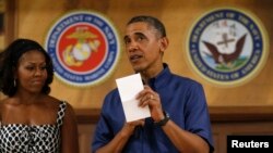 Estando de vacaciones en Hawaii el presidente Barack Obama firmó siete leyes y entre ellas la ley del presupuesto poniendo fin, al menos por ahora, a largos enfrentamientos entre demócratas y republicanos.