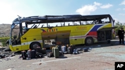 Sina'da bombalı saldırıya uğrayan Mısır turist otobüsü