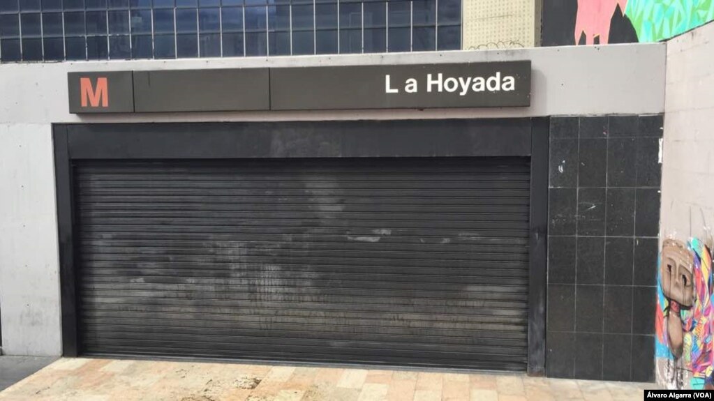 La estaciÃ³n de Metro La Hoyada en el centro de Caracas, Venezuela, estÃ¡ cerrada el martes, 31 de julio de 2018, debido a un apagÃ³n general.
