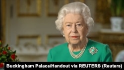 Kraljica Elizabeta tokom obraćanja zbog pandemije koronavirusa (Foto: Buckingham Palace/Handout via REUTERS)