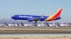 Máy bay Boeing 737 MAX hạ cánh khẩn cấp ở Mỹ