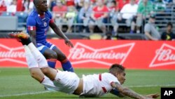 Un cabezazo de Paolo Guerrero de la selección de futbol de Perú, le dio el triunfo a los Incas frente a Haití.