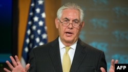 렉스 틸러슨 미국 국무장관이 1일 워싱턴 국무부 청사에서 열린 외교 현안 브리핑에서 북한 문제에 관한 입장을 밝혔다.