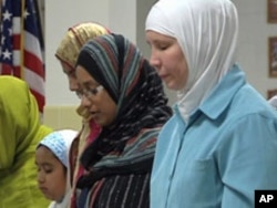 Muslim-Americans practice their faith and engage in prayer, Sep 2010
