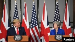 Predsednik Donald Tramp i britanska premijerka Tereza Mej na konferenciji za novinare u Londonu, 4. jun 2019.
