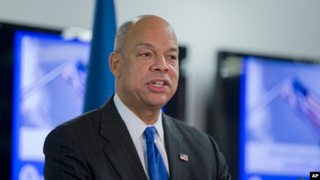El secretario de Seguridad del Territorio Nacional, Jeh Johnson explicó la modificación al sistema nacional de alerta de terrorismo (NTAS). Dec. 16, 2015.