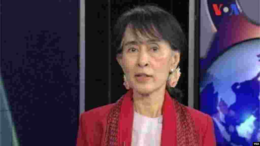 Aung San Suu Kyi Talks Burma Reforms With VOA
