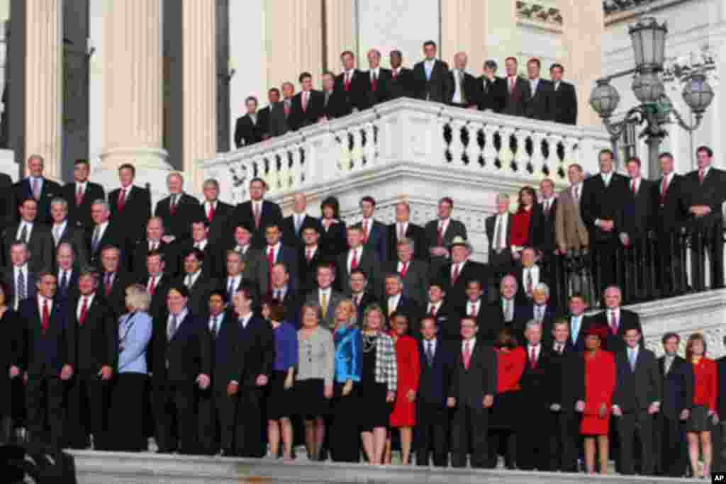 新国会众议员集体照