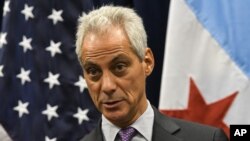 El alcalde de Chicago, Rahm Emanuel, defendió el fallo de la Séptima Corte de Apelaciones sobre ciudades santuarios.