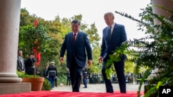 美國總統拜登與中國領導人習近平在加州費羅麗莊園舉行雙邊會談。 （2023年11月15日）