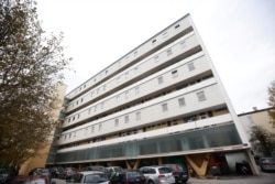 El edificio en Viena, donde fue arrestado un sospechoso del mortal ataque terrorista del lunes por la noche en el centro de la ciudad. Martes 3 de noviembre de 2020.