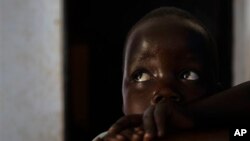 Betty, 3 ans, Gulu, Ouganda, 27 avril 2012. Sa mère Sunday était une des dizaines d'épouses de Joseph Kony. Elle avait 13 ans quand la LRA l'a enlevée.