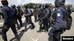 Des gendarmes ivoiriens à l'entraînement, à Abidjan, le 15 mars 2016.