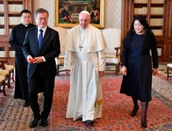 지난 2018년 10월 교황청을 방문한 문재인 한국 대통령과 김정숙 여사가 프란치스코 교황을 만났다.