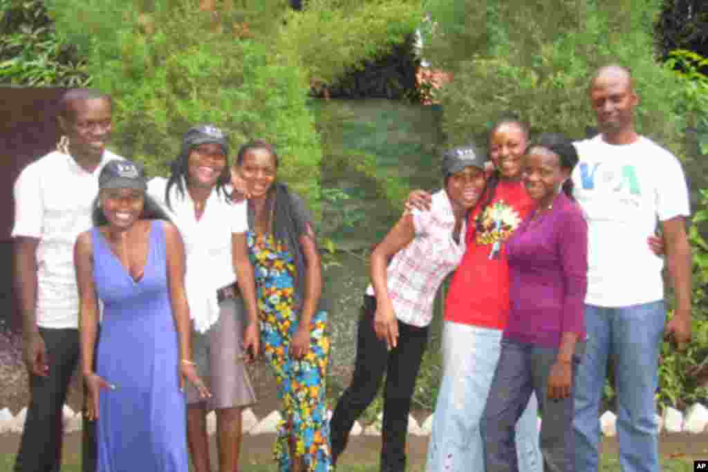 Citizen Journalists and VOA fans with Narval Mabila (right), in Likasi, Katanga, DRC (November 2011)