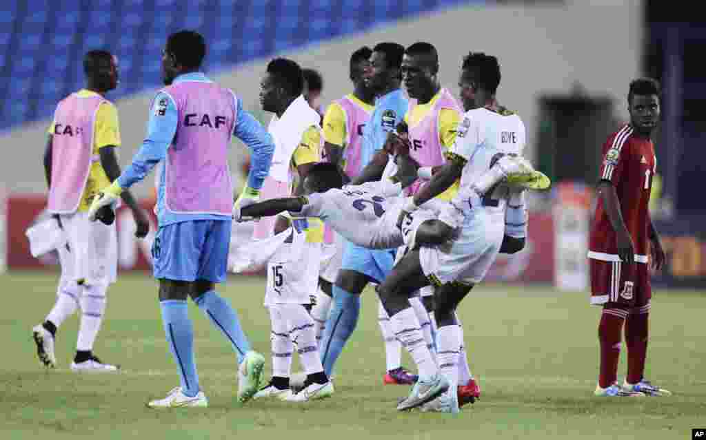 Les joueurs du Ghana jubulent après leur victoire en demi-finale contre la Guinée éequatoriale, pays hôte de la compétition 3-0, jeudi 5 février, 2015.