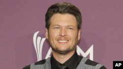 Blake Shelton ocupa esta semana el primer lugar de popularidad en la cartelera country.