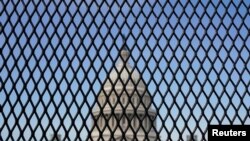 "Trump veut sauver sa peau, mais c'est trop tard", selon le professeur Jean-Pierre Bongila