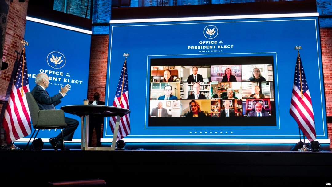 Presiden terpilih AS Joe Biden dalan rapat virtual dengan pakar diplomatik, intelijen, dan pertahanan luar di Wilmington, Delaware, 17 November 2020. (Foto: JIM WATSON / AFP)