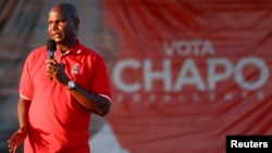 Daniel Chapo, le nouveau président du Mozambique lors d'un rassemblement du Frelimo, le parti au pouvoir, le 6 octobre 2024, à Matola au Mozambique. Reuters / Siphiwe Sibeko