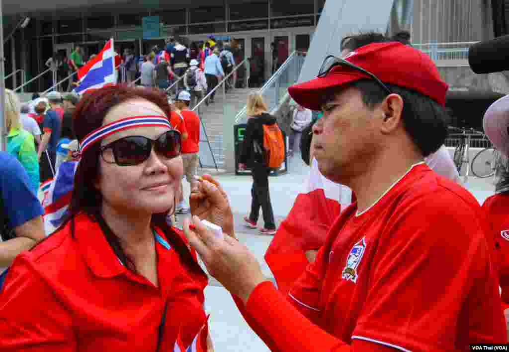 Thai Football fans in Ottawa