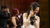 Ibu Michelle Yeoh dan Malaysia Rayakan Kemenangan Oscar Si Aktris Serba Bisa