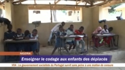 Les enfants des déplacés apprennent le codage