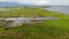 Hamparan lahan persawahan di pinggir Danau Poso di desa Meko, Kecamatan Pamona Barat yang terendam oleh naiknya elevasi air danau, Minggu (15/11/2020) (Foto:VOA/Yoanes Litha). 