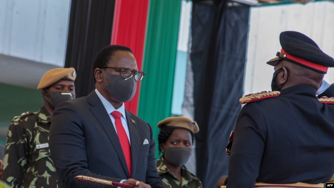 Perezida wa Malawi Lazarus Chakwera arahira mu kwezi kwa karindwi 2020.