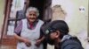 “Adopta un abuelito”: una red de solidaridad nace debido a la pandemia en Bolivia