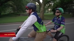 Xe đạp đôi cho người khiếm thị