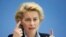 La ministra de Defensa alemana Ursula von der Leyen anunció el plan de ayudar a combatir al grupo Estado islámico en respuesta al llamado de solidaridad de Francia tras los atentados.