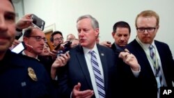 Senador Republicano Mark Meadows, Habla con los medios en el Capitolio en Washington. Los líderes de la Cámara de Representantes retrasaron su votación prevista sobre un proyecto de ley que se había prometido durante mucho tiempo para derogar y reemplazar a "Obamacare".