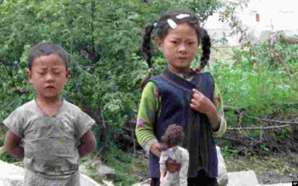 彝海乡的村民及民居