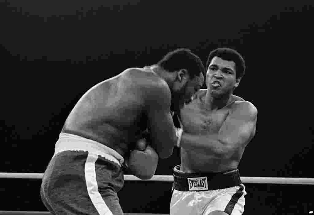 Karon battar Muhammad Ali da Joe Frazier a Manila, Philippines, 1 Oktoba, 1975. &nbsp; 