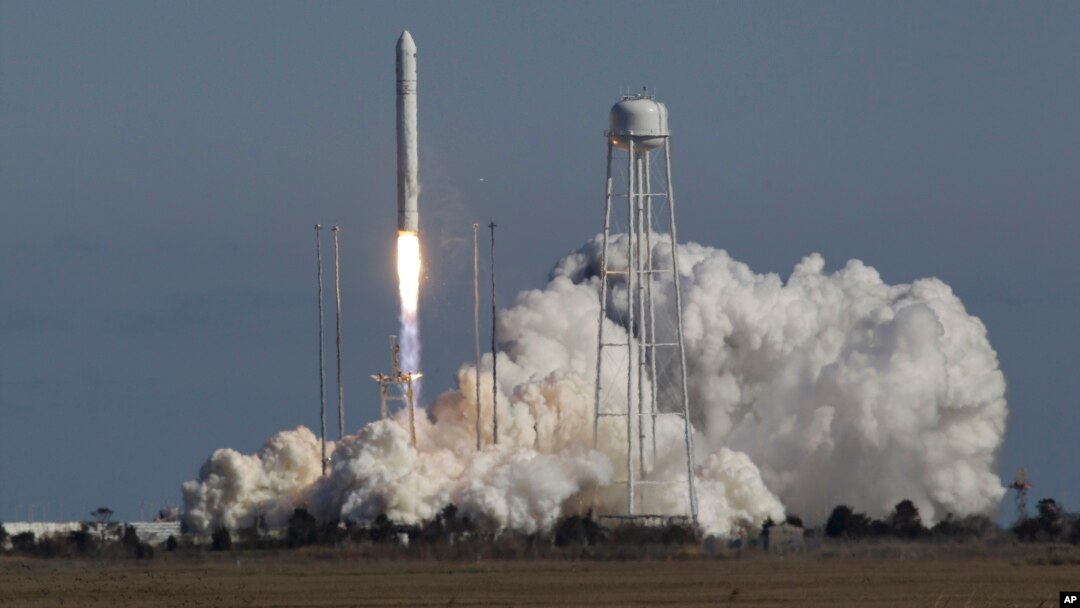 "Antares" tijoriy raketasining NASA ga tegishli markazdan fazoga uchirilishi. 21-aprel 2013. 