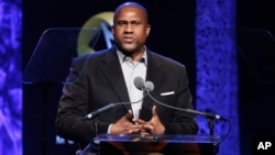 FILE - Tavis Smiley appears at the 33rd annual ASCAP Pop Music Awards in Los Angeles, April 27, 2017. PBS has suspended distribution of Smiley’s talk show after an independent investigation uncovered “multiple, credible allegations” of misconduct by its host.