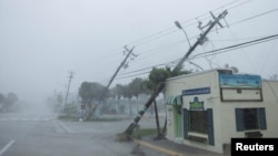 Uragan Milton približava se Fort Majersu, na Floridi (Foto: REUTERS/Ricardo Arduengo)