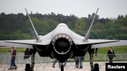 រូបភាព​ឯកសារ៖ យន្តហោះ Lockheed Martin F-35 នៅ​បន្ទាយ​អាកាស ILA Air Show ក្នុង​ទីក្រុងបែរឡាំង​ប្រទេស​អាល្លឺម៉ង់កាលពី​ថ្ងៃទី​២៥ ខែមេសា ឆ្នាំ២០១៩។ Germany, April 25, 2018. 