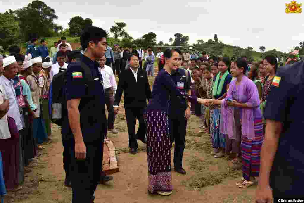 နိုင်ငံတော်အတိုင်ပင်ခံပုဂ္ဂိုလ် ဒေါ်အောင်ဆန်းစုကြည် ရဲ့ ရခိုင်ခရီးစဉ် (Myanmar State Counsellor Office)