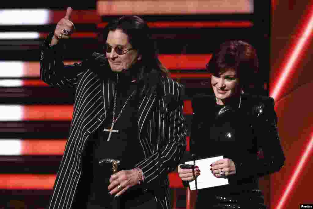 گریمی ایوارڈز کی تقریب میں اوزی اور شیرون اسبونسے بھی شریک تھے۔