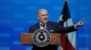 COVID tăng mạnh, thống đốc Texas ‘cầu viện’ 