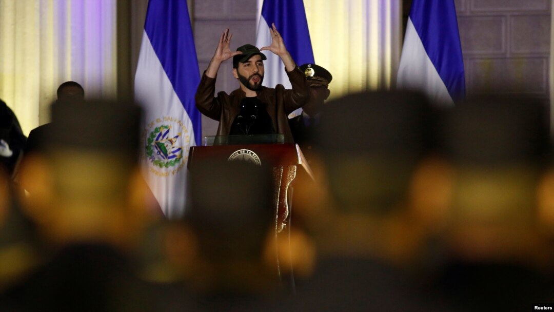 El presidente salvadoreño Nayib Bukele sostiene que su plan de seguridad es popular entre más del 90% de los salvadoreños.