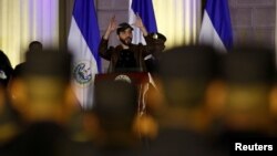 El presidente salvadoreño Nayib Bukele sostiene que su plan de seguridad es popular entre más del 90% de los salvadoreños.