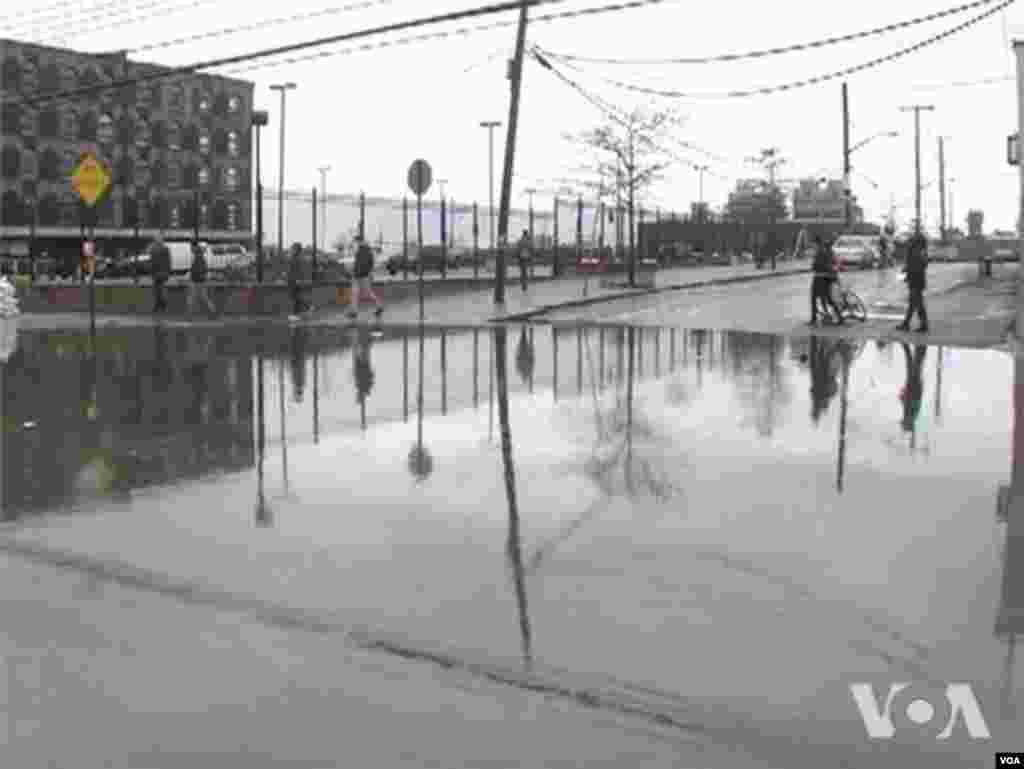 New York menghadapi usaha pemulihan yang sulit setelah terpaan Badai Sandy.