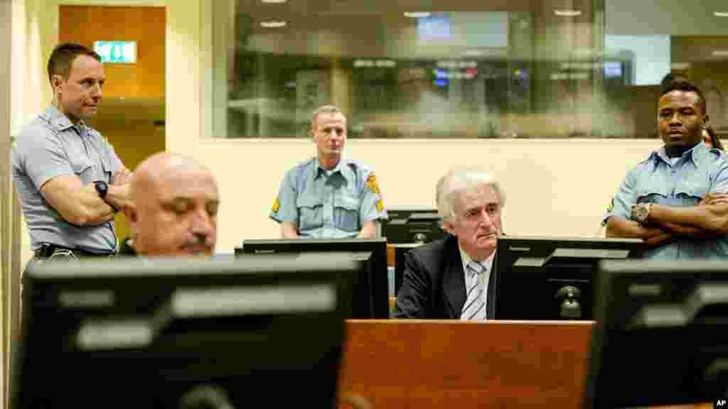 ኣብ ዘ ሄግ ኔዘርላንድ ዝመደበሩ ኣህጉራዊ ቤት-ፍርዲ ገበነኛታት ኩናት ንመራሒ ቦዝንያውያን ሰርብ ነበር ራዳቫን ካራዲች ን40 ዓመት ክእሰር በይኑ