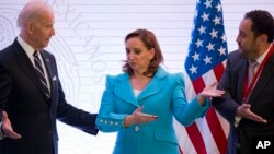 De izquierda a derecha: vicepresidente de EE.UU., Joe Biden, canciller mexicana Claudia Ruíz Massieu durante la apertura de la Tercera Reunión del Diálogo Económico de Alto Nivel EE.UU. - México en la capital mexicana. Feb. 25 de 2016.