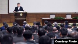 Prezident Mirziyoyev xavfsizlik xizmatchilari oldida